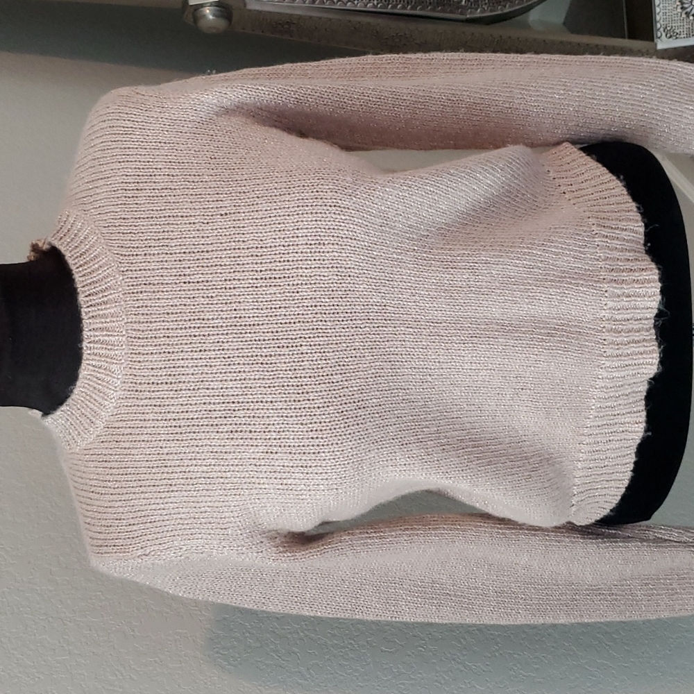 Beautiful rose pink sweater with gold threading. Worn once.